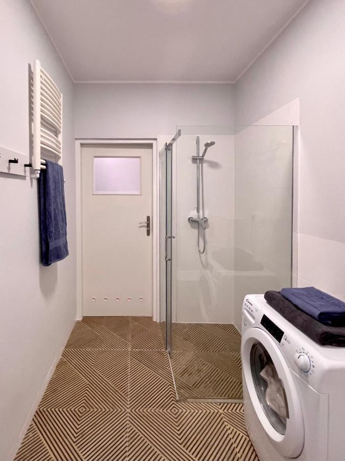 Apartament Przy Atrium Okolice Stacji Metra Rondo Onz Varsovia Exterior foto